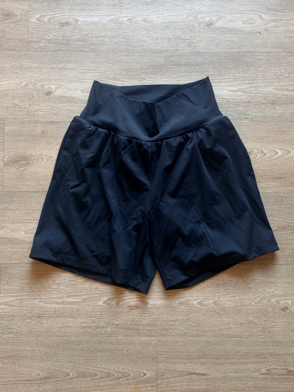 HALARA Black High-Waist Active Shorts